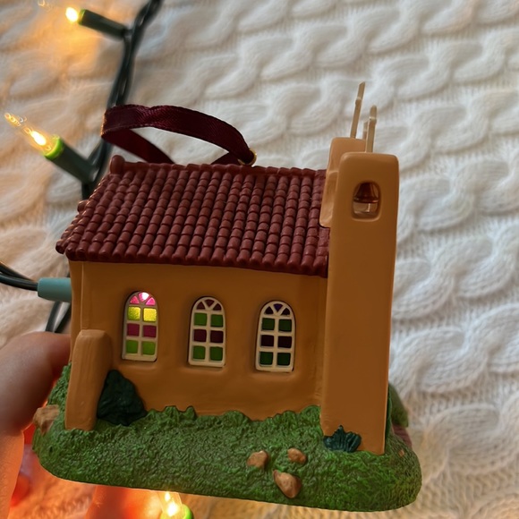 Hallmark Church light up Ornament - Picture 3 of 6